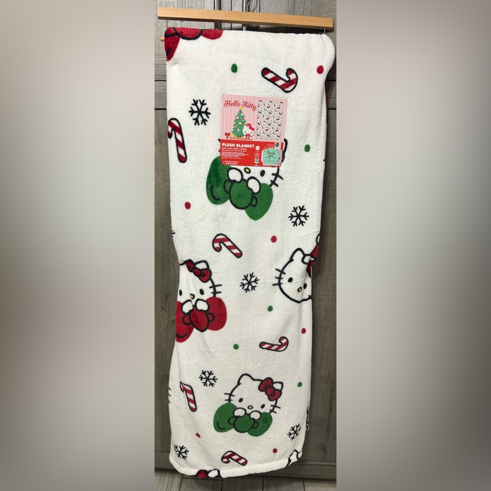 New Hello Kitty Red & Green Bows White Christmas Plush 60" x 90" Throw Blanket